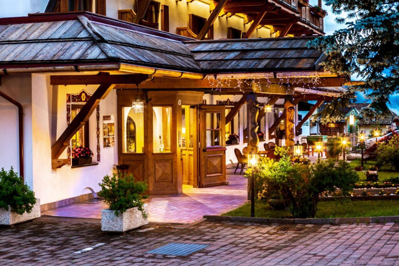 Hotel Salvan Campitello di Fassa Esterno foto